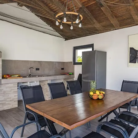 Speranza With Illuminated Pool