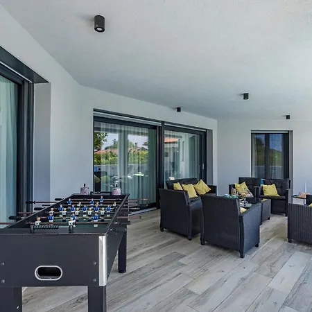 Speranza With Illuminated Pool 别墅 *