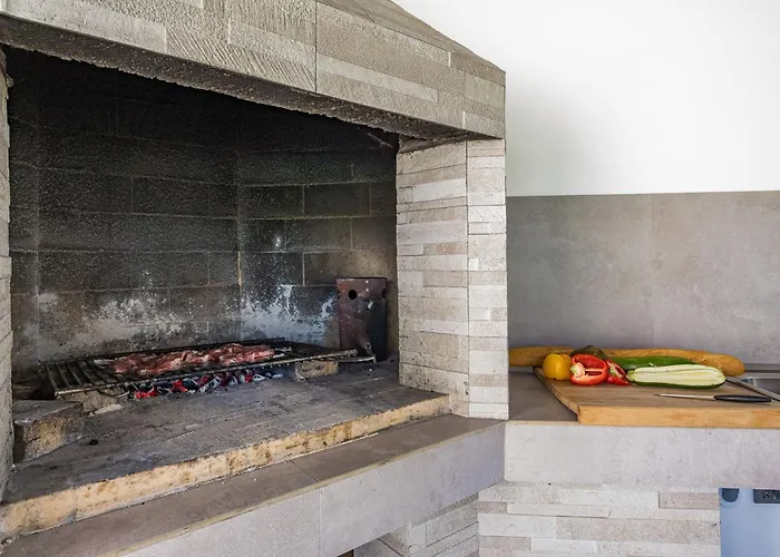 Speranza With Illuminated Pool 普拉