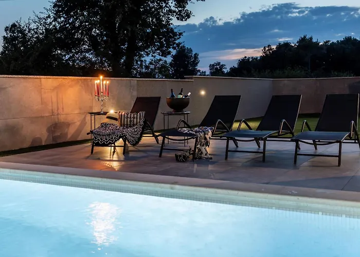 Speranza With Illuminated Pool *