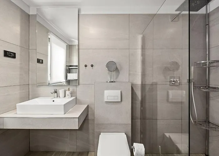 Speranza With Illuminated Pool *