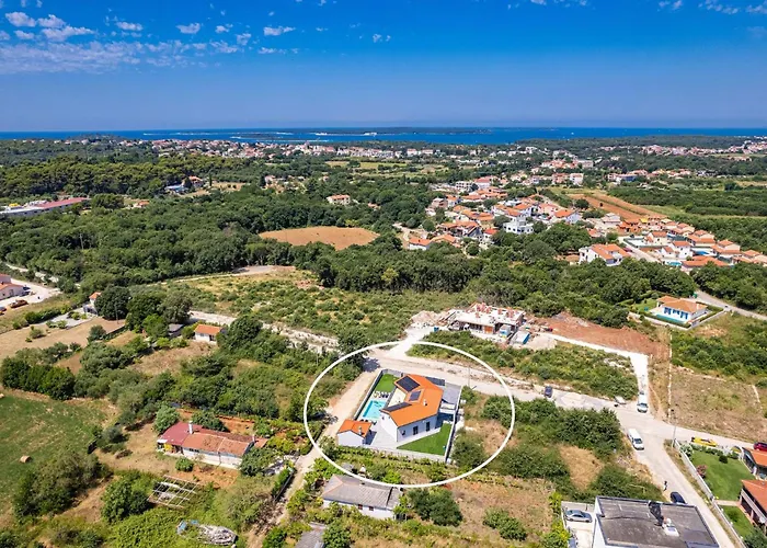 别墅 Speranza With Illuminated Pool 普拉