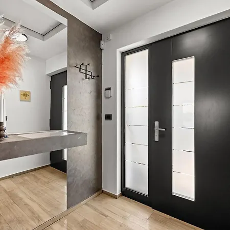 Speranza With Illuminated Pool * 풀라