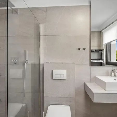 Speranza With Illuminated Pool 풀라