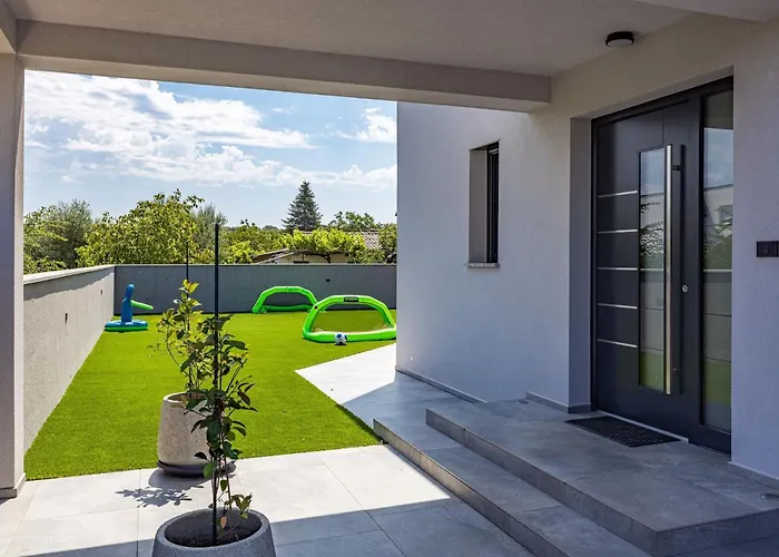 Speranza With Illuminated Pool Villa