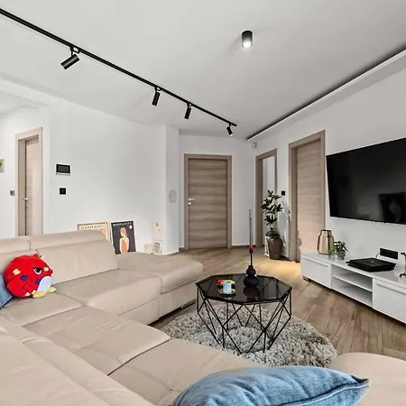 Speranza With Illuminated Pool * プーラ